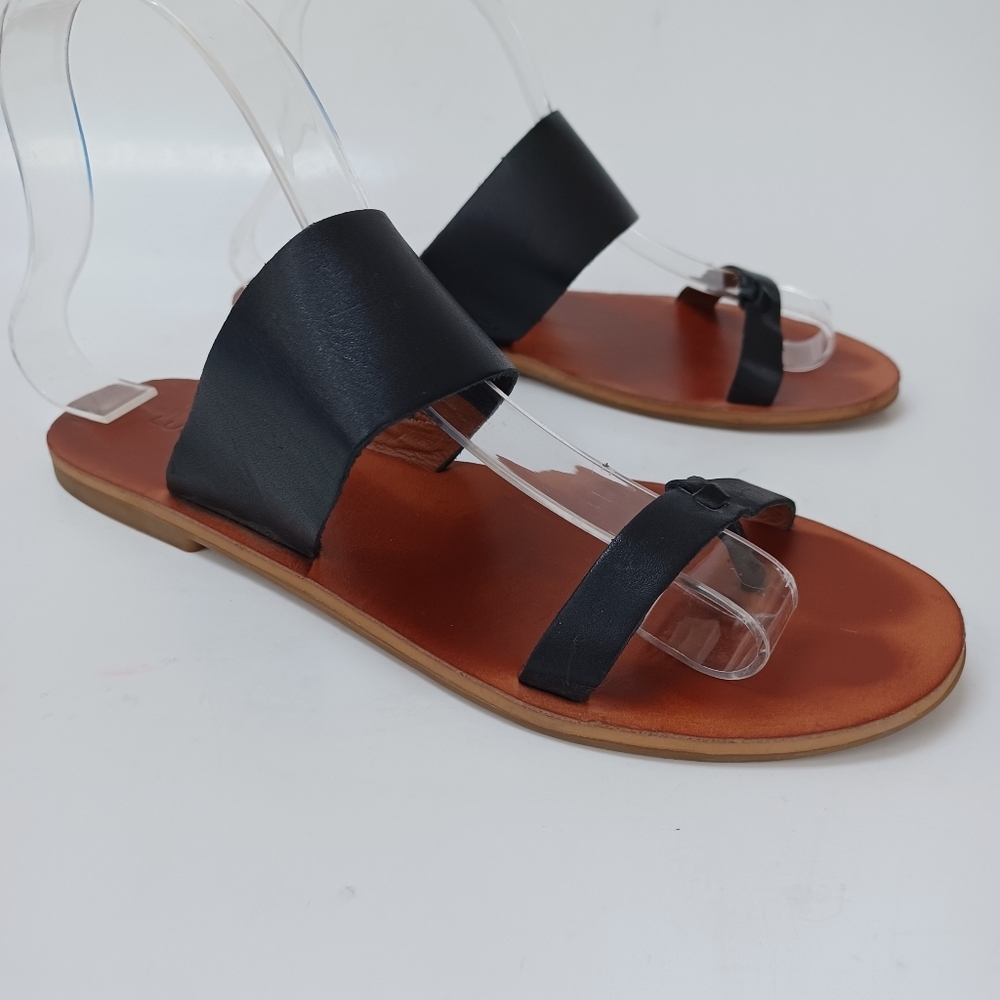 Lucky Brand Sandals Black Leather Flats Toe Loop Strap‎ Womens Size 7 M